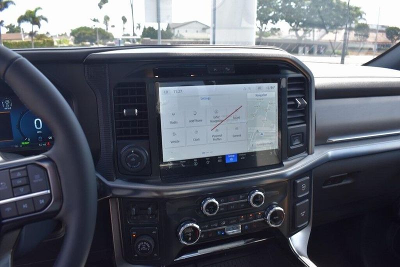 New 2025 Ford F-150 PlatinumImage 24