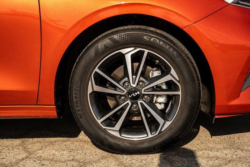 Used 2023 Kia Forte LXSImage 9