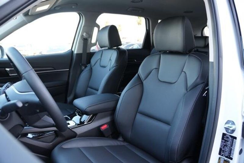 New 2025 Kia Telluride LXImage 13