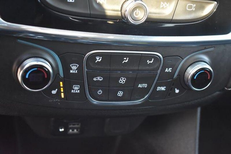 Used 2023 Chevrolet Traverse LT LeatherImage 35