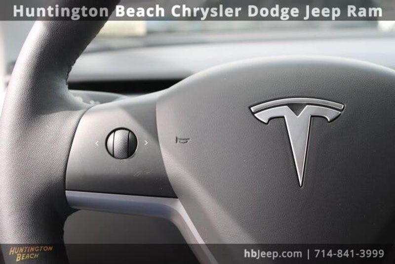 2023 Tesla Model Y Long RangeImage 16