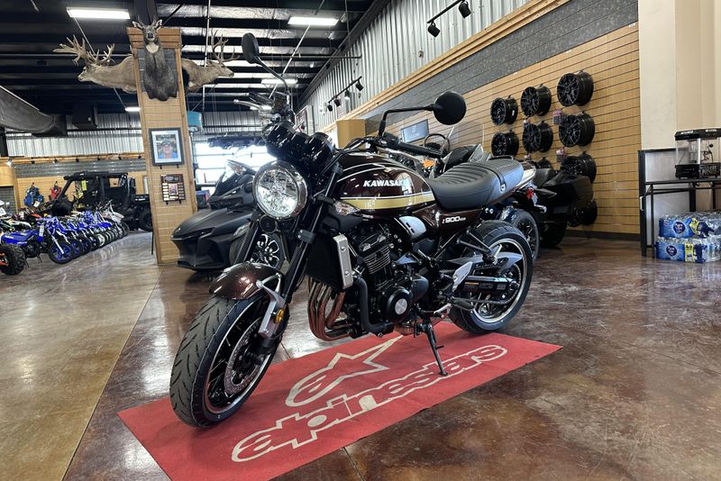 2025 KAWASAKI Z900RS ABS INO RED 