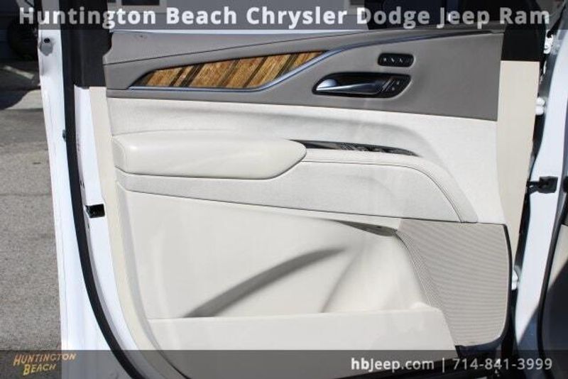 2021 Cadillac Escalade ESV Sport PlatinumImage 14