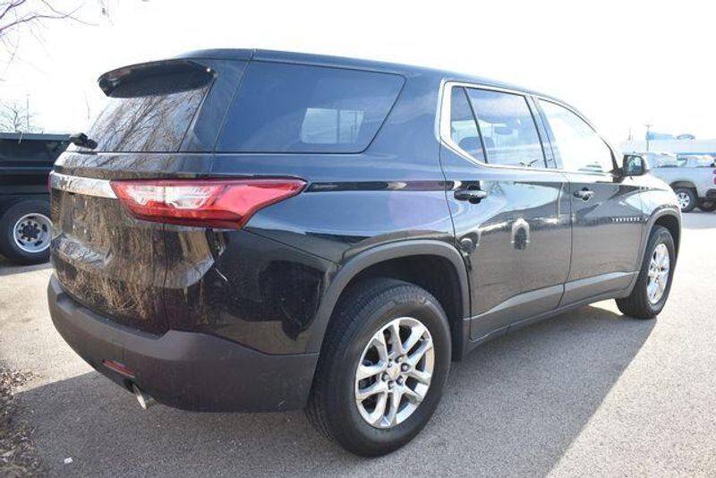 Used 2020 Chevrolet Traverse LSImage 2