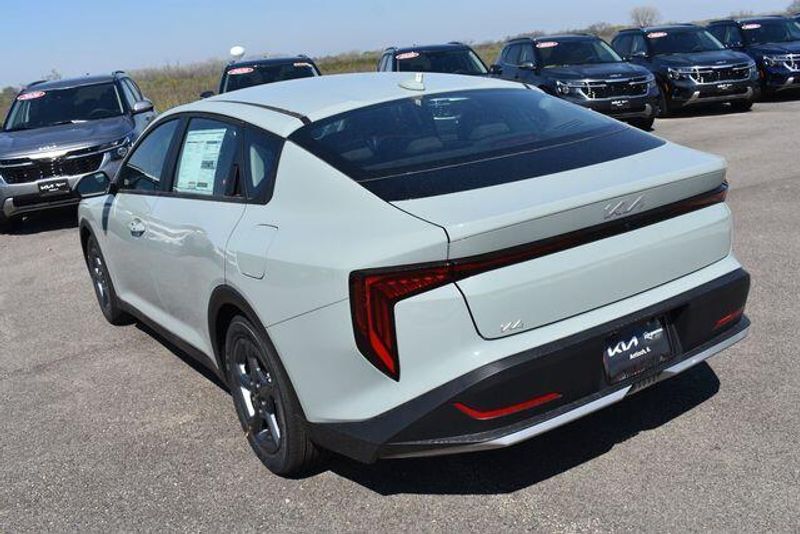 New 2026 Kia K4 LXSImage 6