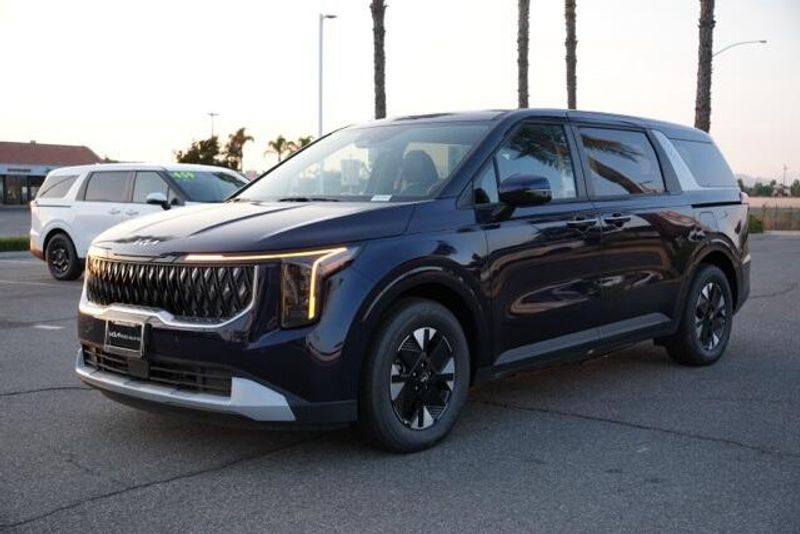 New 2026 Kia Carnival Hybrid LXSImage 3