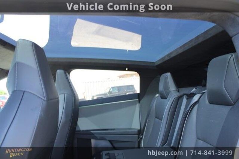 2024 Tesla Cybertruck BaseImage 39