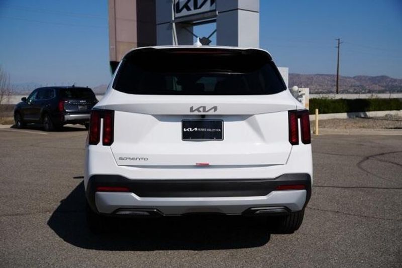 New 2026 Kia Sorento LXImage 6