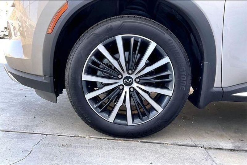 Used 2022 INFINITI QX60 SensoryImage 8
