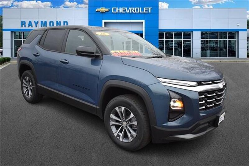 2025 Chevrolet Equinox LTImage 10