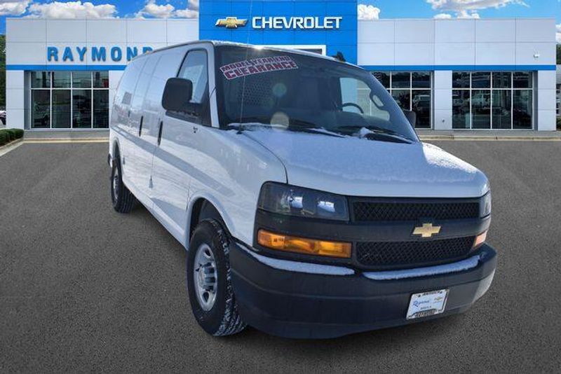 New 2025 Chevrolet Express 2500 Work VanImage 10