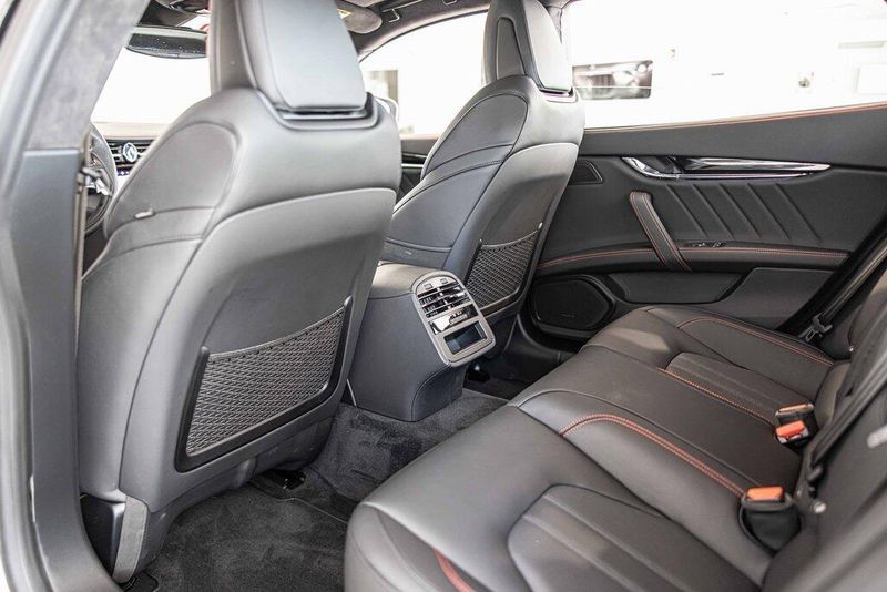 2023 Maserati Quattroporte Modena Q4 photo 31