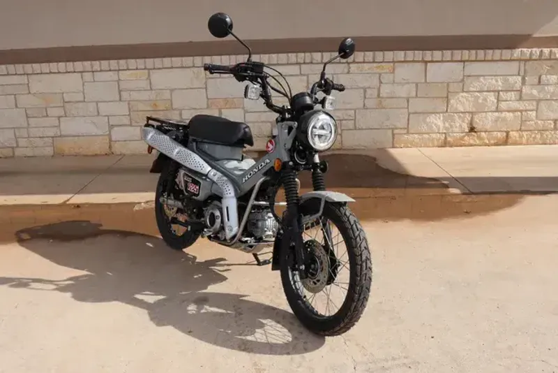 2025 HONDA TRAIL 125 PEARL SMOKY GRAY 