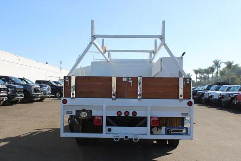 2022 RAM 5500 Chassis Tradesman Regular Cab Belco BodyImage 4