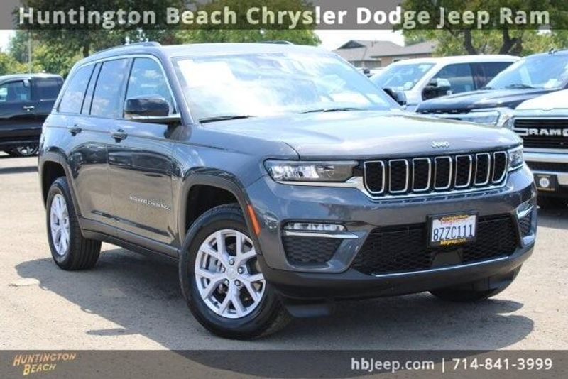 2022 Jeep Grand Cherokee LimitedImage 1