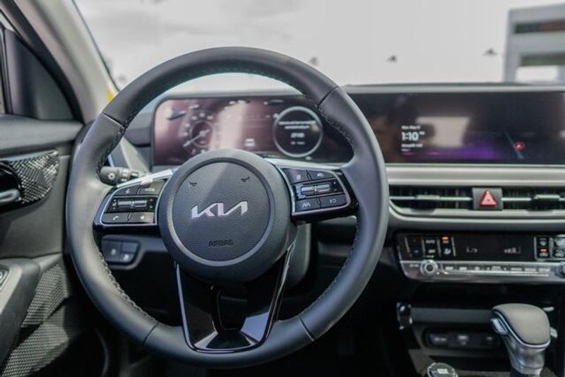 2025 Kia Seltos EXImage 14