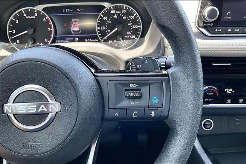 Used 2023 Nissan Rogue SVImage 19