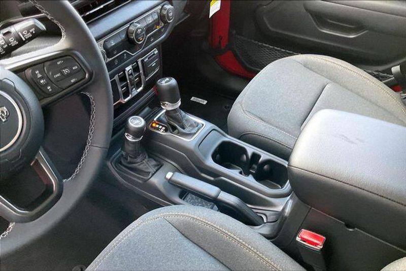 New 2026 Jeep Wrangler 4-door Sport SImage 7
