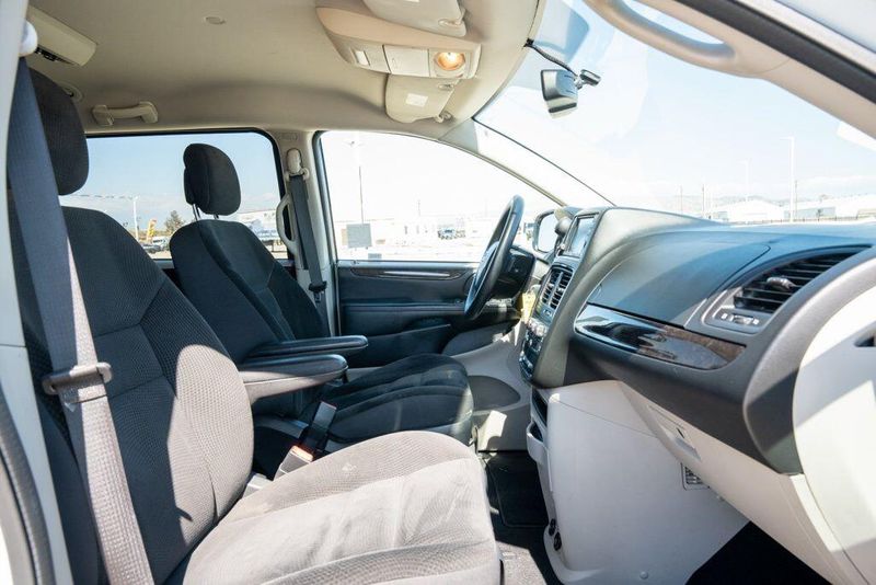 Used 2018 Dodge Grand Caravan SEImage 23