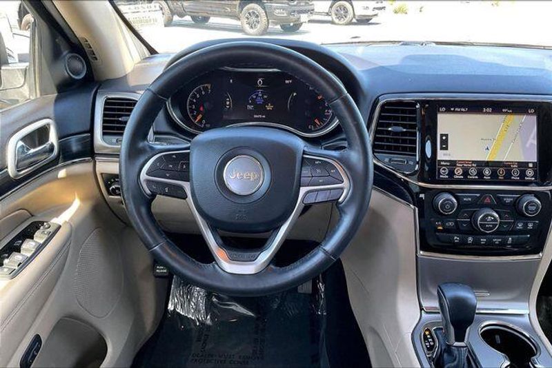 Used 2021 Jeep Grand Cherokee LimitedImage 4