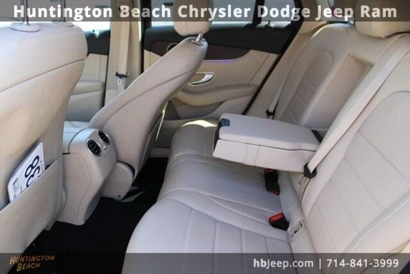 2022 Mercedes-Benz GLC 300Image 35
