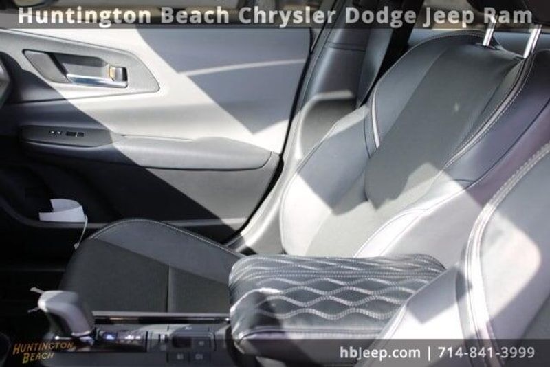 2023 Toyota Prius XLEImage 23