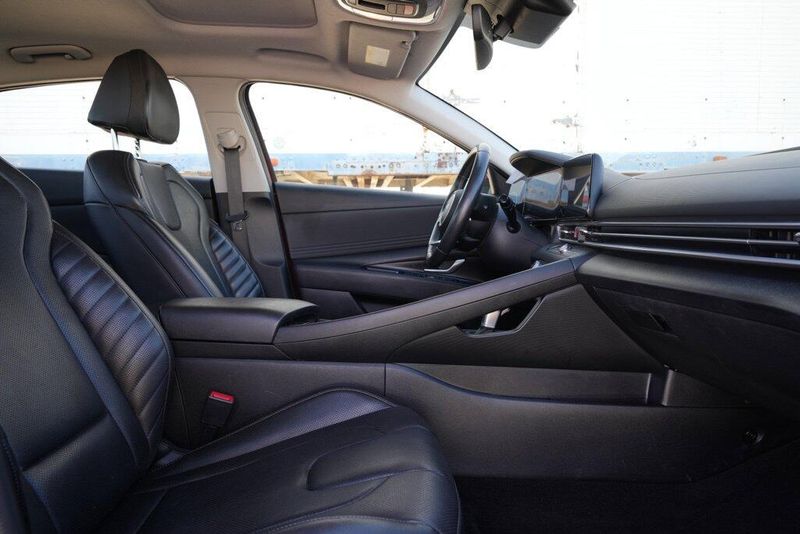Used 2024 Hyundai Elantra LimitedImage 18