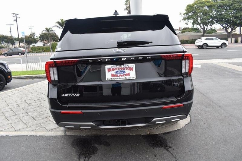 New 2025 Ford Explorer ActiveImage 7