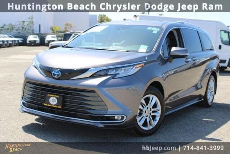 2023 Toyota Sienna LimitedImage 10