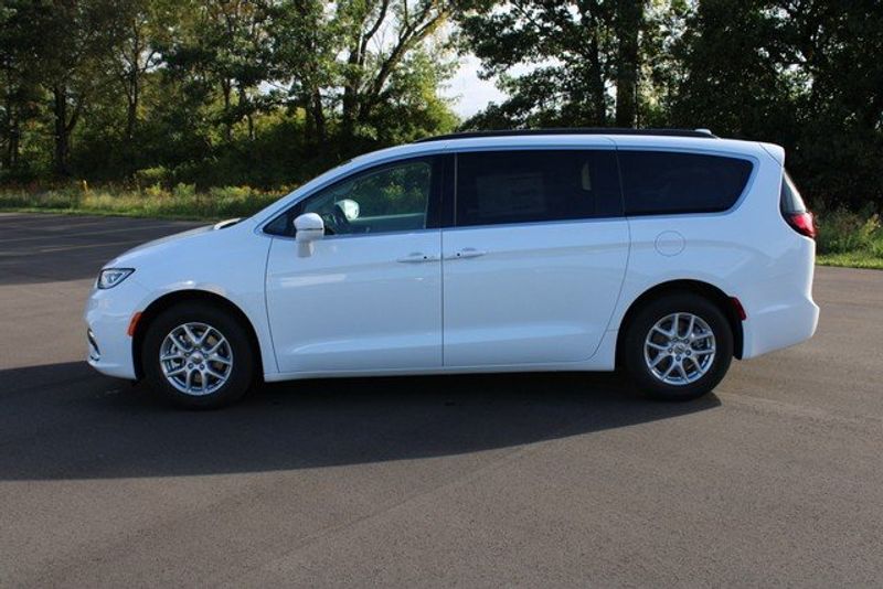 2022 Chrysler Pacifica Touring LImage 8