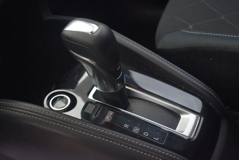 Used 2018 Nissan Kicks SVImage 21