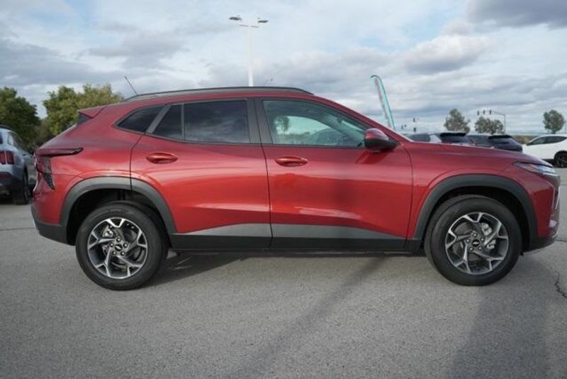 Used 2024 Chevrolet Trax LTImage 8