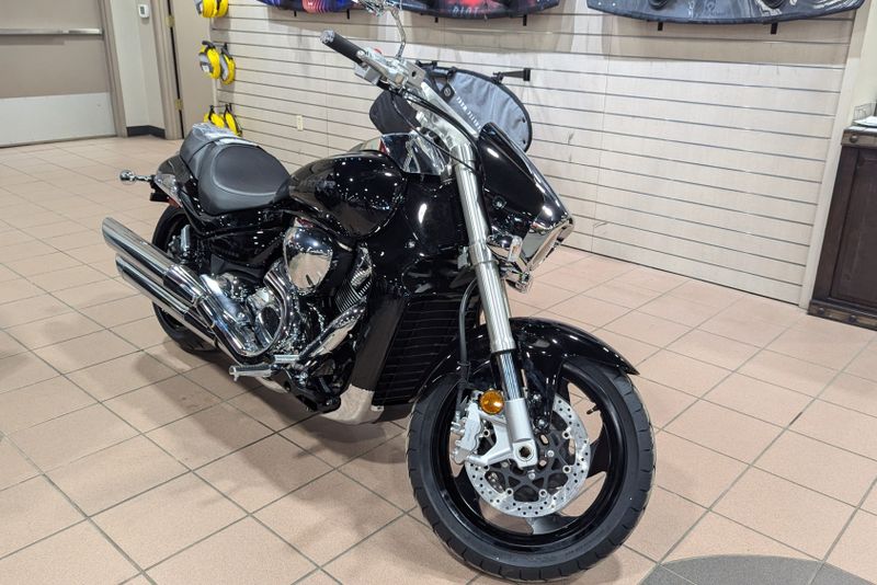 2025 SUZUKI BOULEVARD M109R 