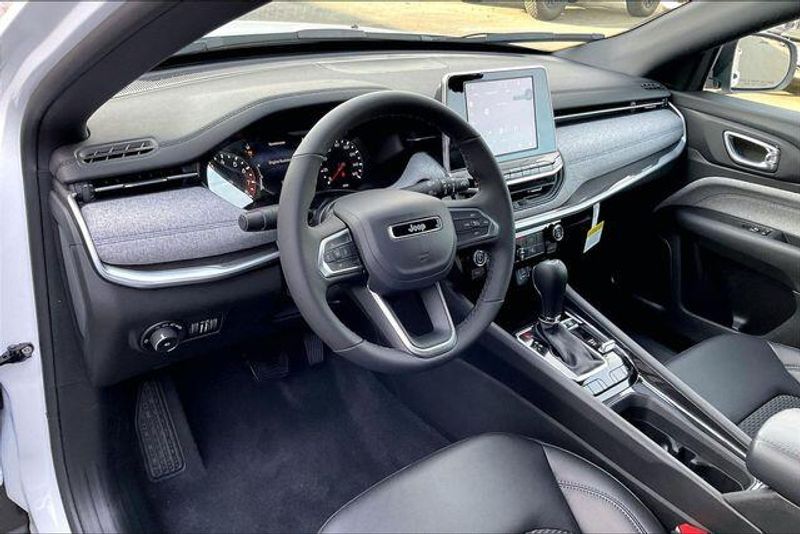 New 2026 Jeep Compass Latitude 4x4Image 6