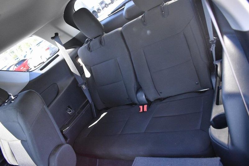 Used 2022 Ford Explorer XLTImage 9