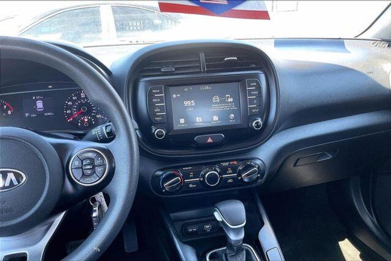 Used 2021 Kia Soul SImage 5