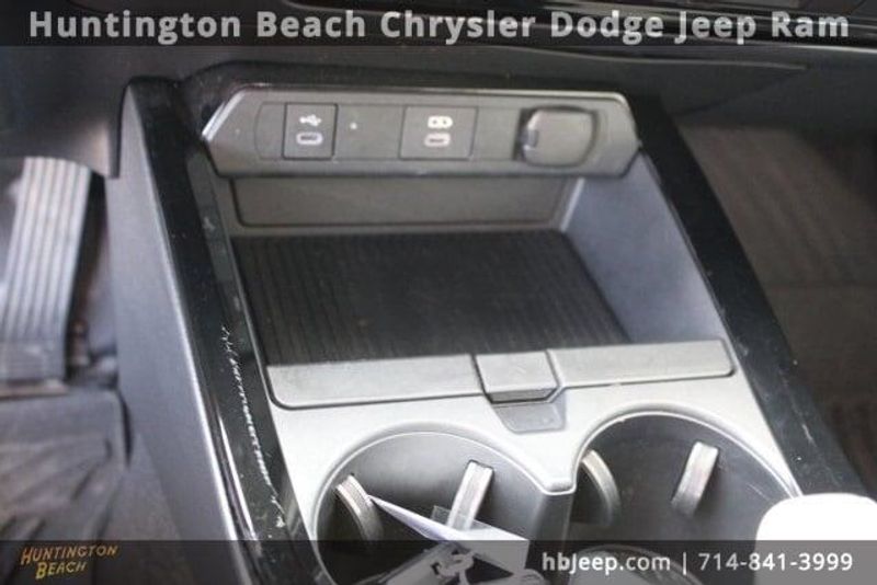 2023 Toyota Prius XLEImage 22