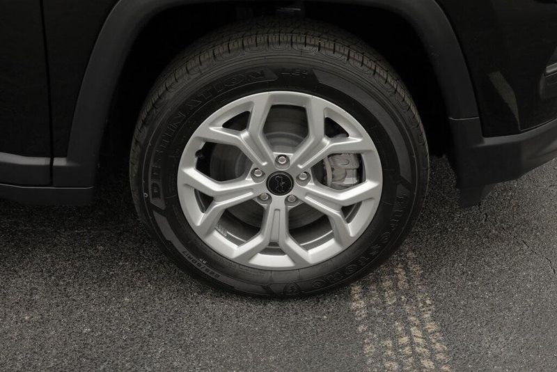 2025 Jeep Compass Latitude 4x4Image 15