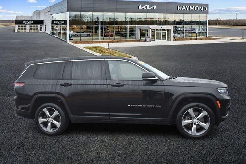 Used 2021 Jeep Grand-Cherokee-L LimitedImage 2