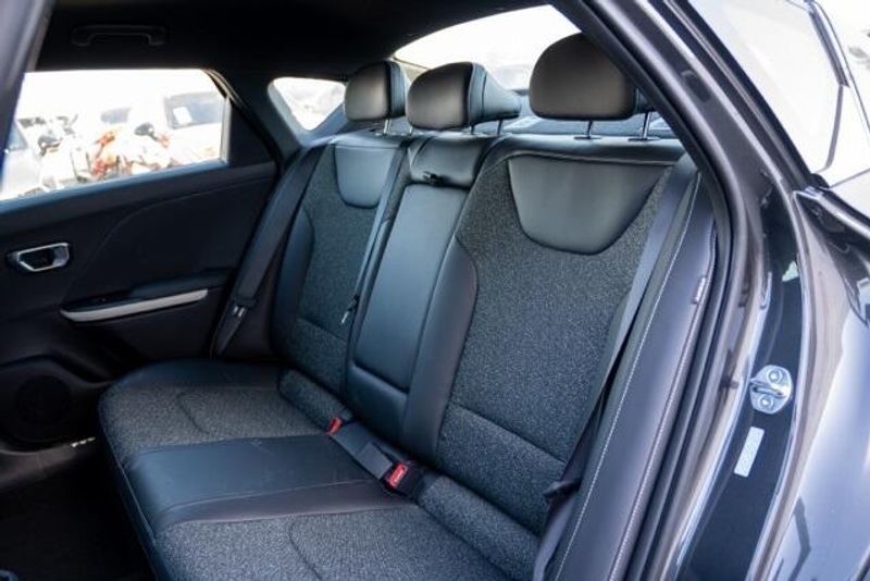 New 2025 Kia K4 GT-LineImage 14