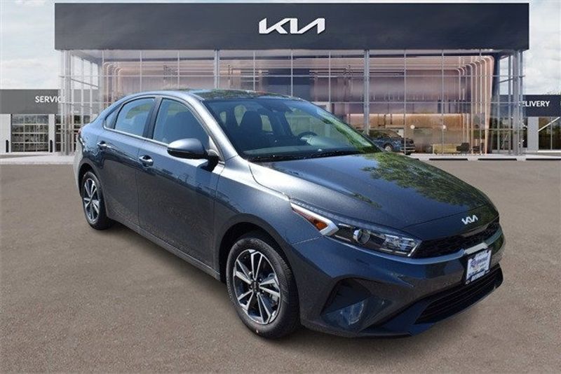 2024 Kia Forte LXSImage 1