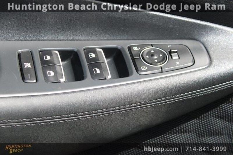 2020 Hyundai Santa Fe SEImage 10