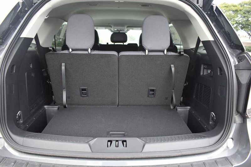 New 2025 Ford Explorer ActiveImage 5