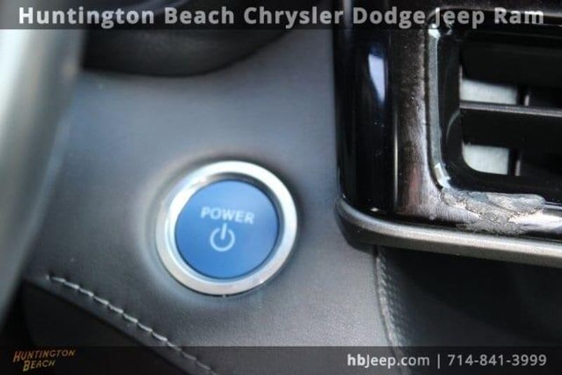 2021 Toyota Highlander Hybrid XLEImage 24