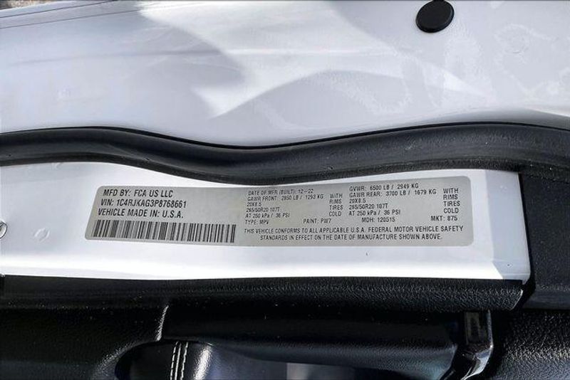 Used 2023 Jeep Grand Cherokee L AltitudeImage 31