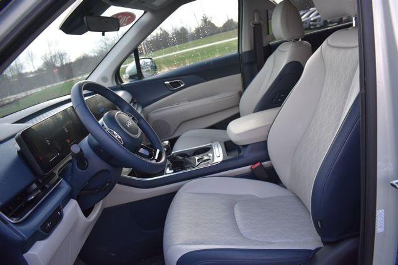 New 2026 Kia Carnival EXImage 24