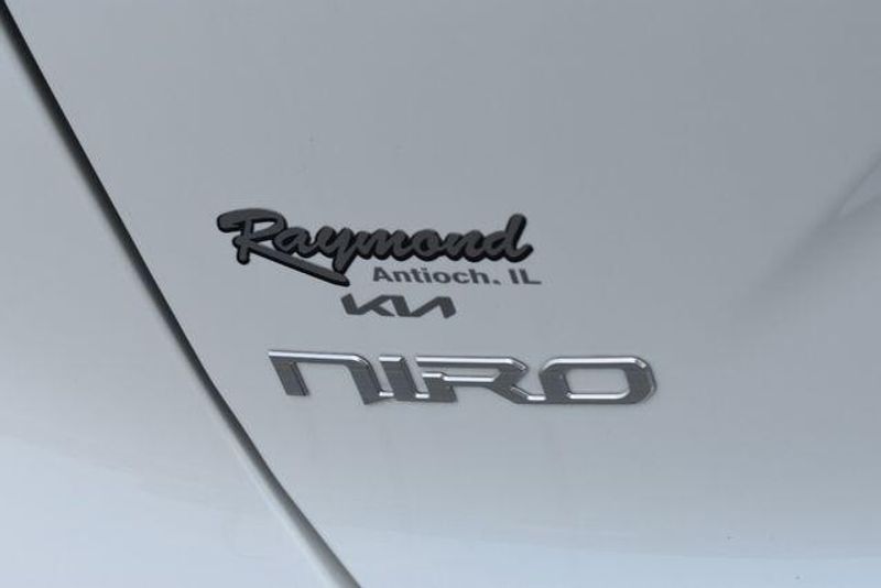New 2026 Kia Niro LXImage 16