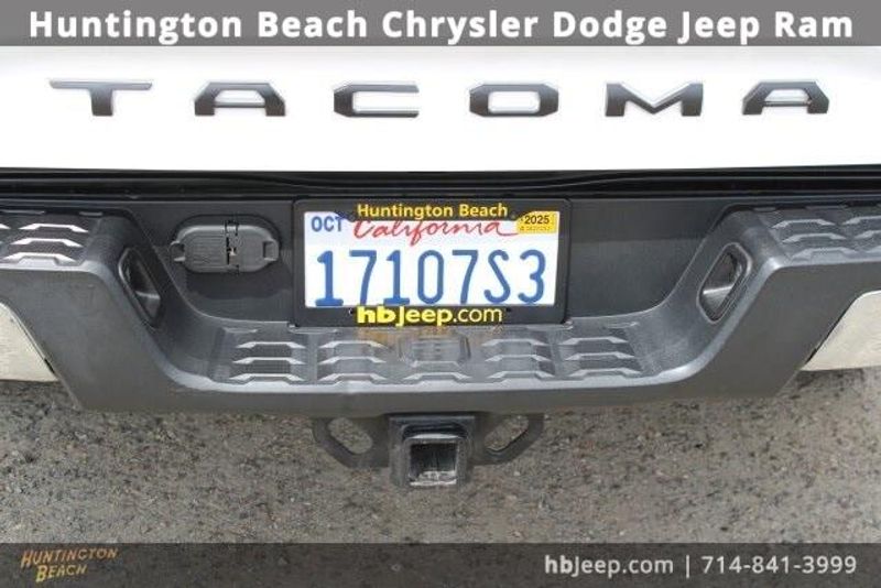 2016 Toyota Tacoma SR5Image 12