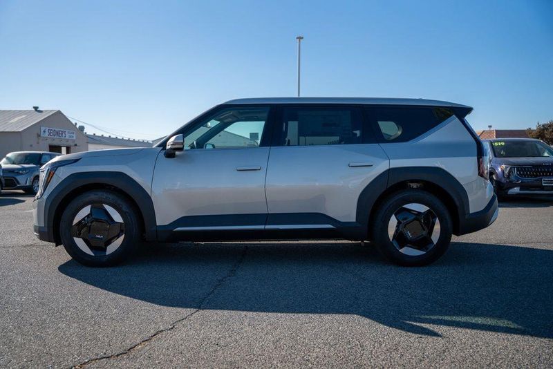 New 2026 Kia EV9 LightImage 4