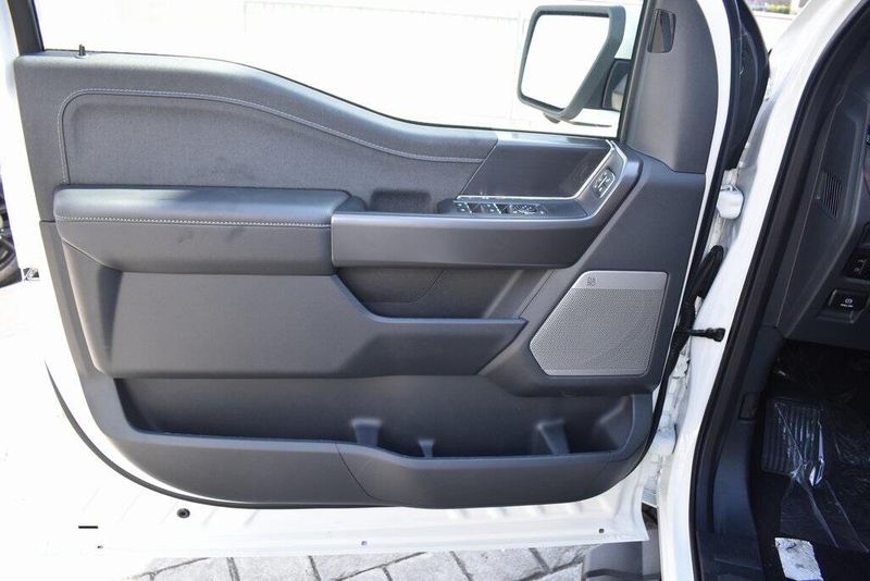 New 2025 Ford F-150 LariatImage 18